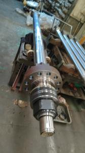China 564893 E374 arm hydraulic cylinder factory