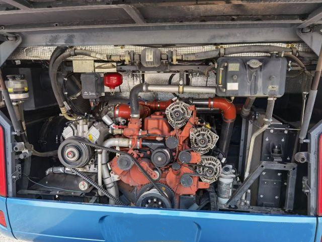 Second Hand Bus Yutong 47 Seats Passenger Buses Diesel Used Coach Buses With Leather Seats LHD Used City Buses