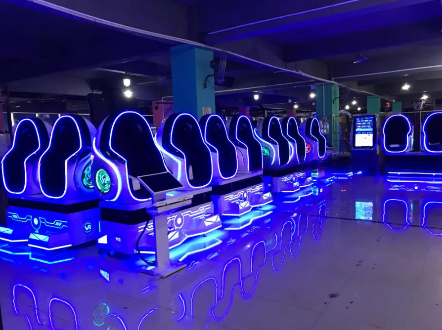 Hot Selling 42 Inch VR Cinema Equipment Coin Operated 9D VR Double Egg Chair Game Machine
