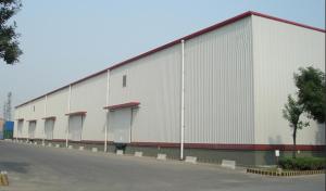 China Wind Loads Prefab Steel Structures Hot Dip Galvanized / Painted Custom Color factory