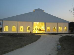 China Deluxe Ridge 500 People Aluminium Frame Tents Party Ceremony Tent factory