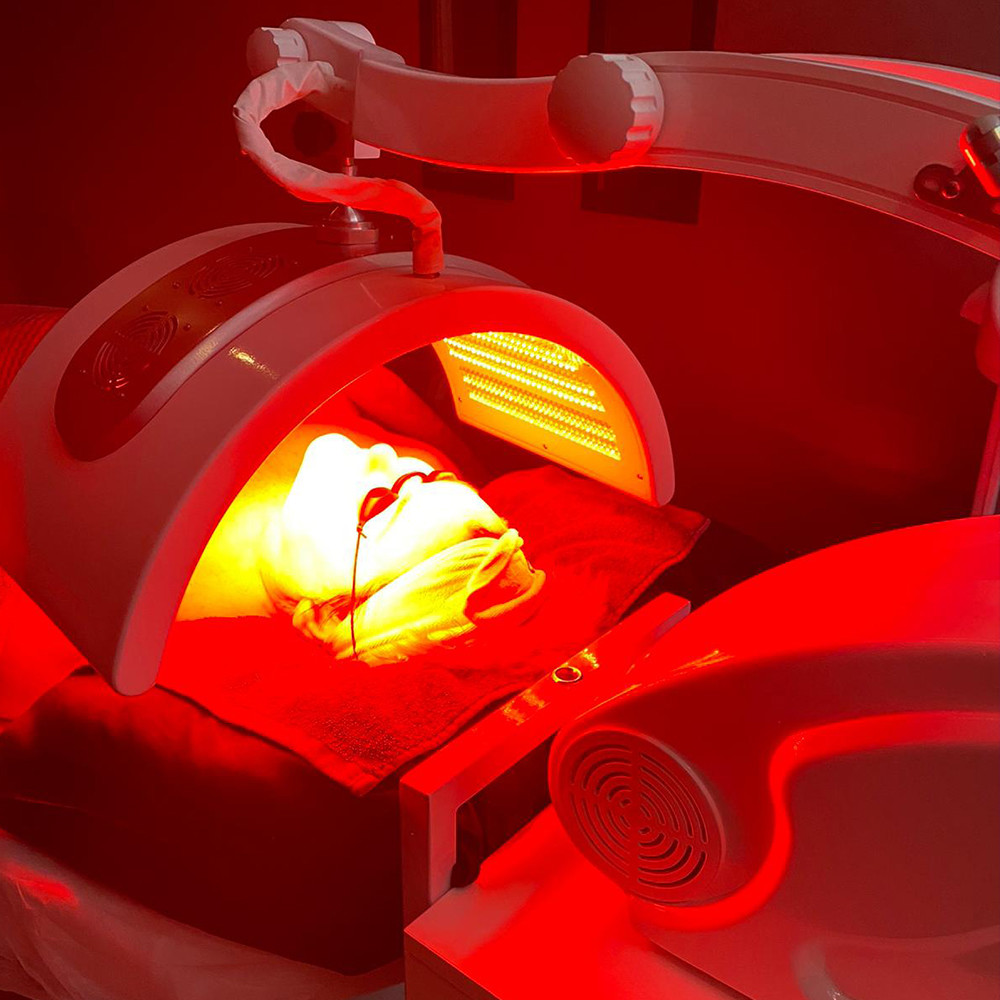 Professional LED Light Therapy Machine for Beauty Salon and Spa