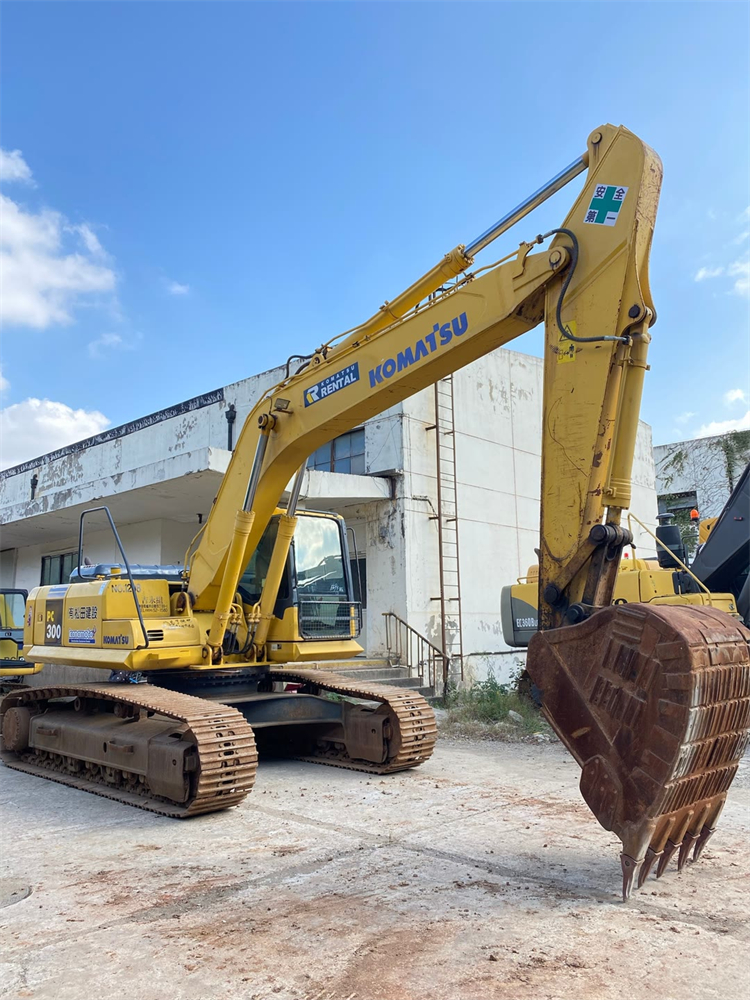 Used Komatsu PC300-7 Excavator with Original Hydraulic Pump in Good Condition Shanghai
