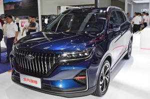 China 180KM Midsize SUV Gasoline Vehicle 1.5L Displacement Excellent Performance Safe Car factory