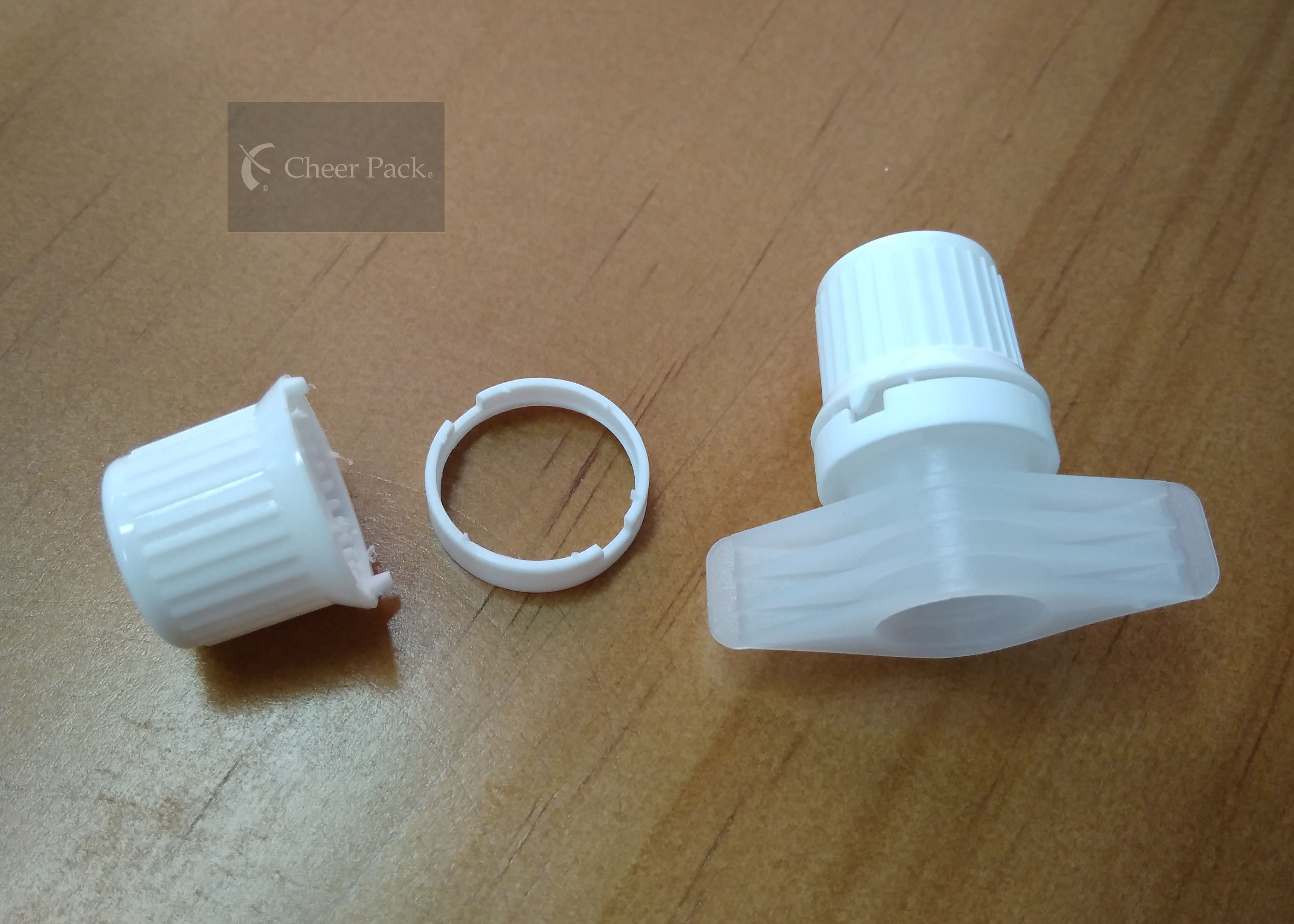 Custom Food Grade Plastic Spout Caps 4.4cm Heat Seal Size For Jelly Package