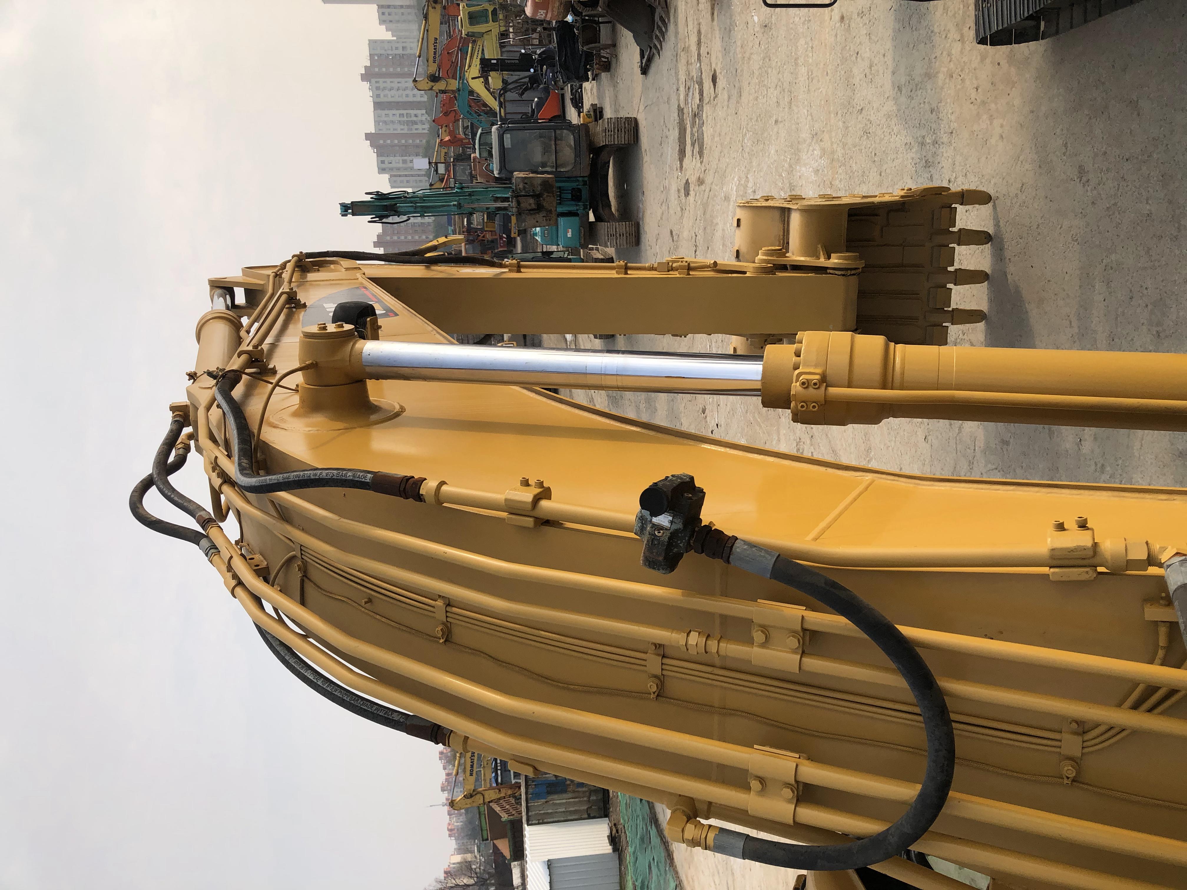 Transport Width 3.39 m Used CAT325B Excavator for Heavy-Duty Earthwork and Shipping