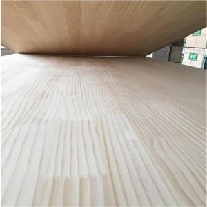 China Eco-friendly Solid Wood Radiate Pine Finger Joint Wood Board For Furniture Making factory