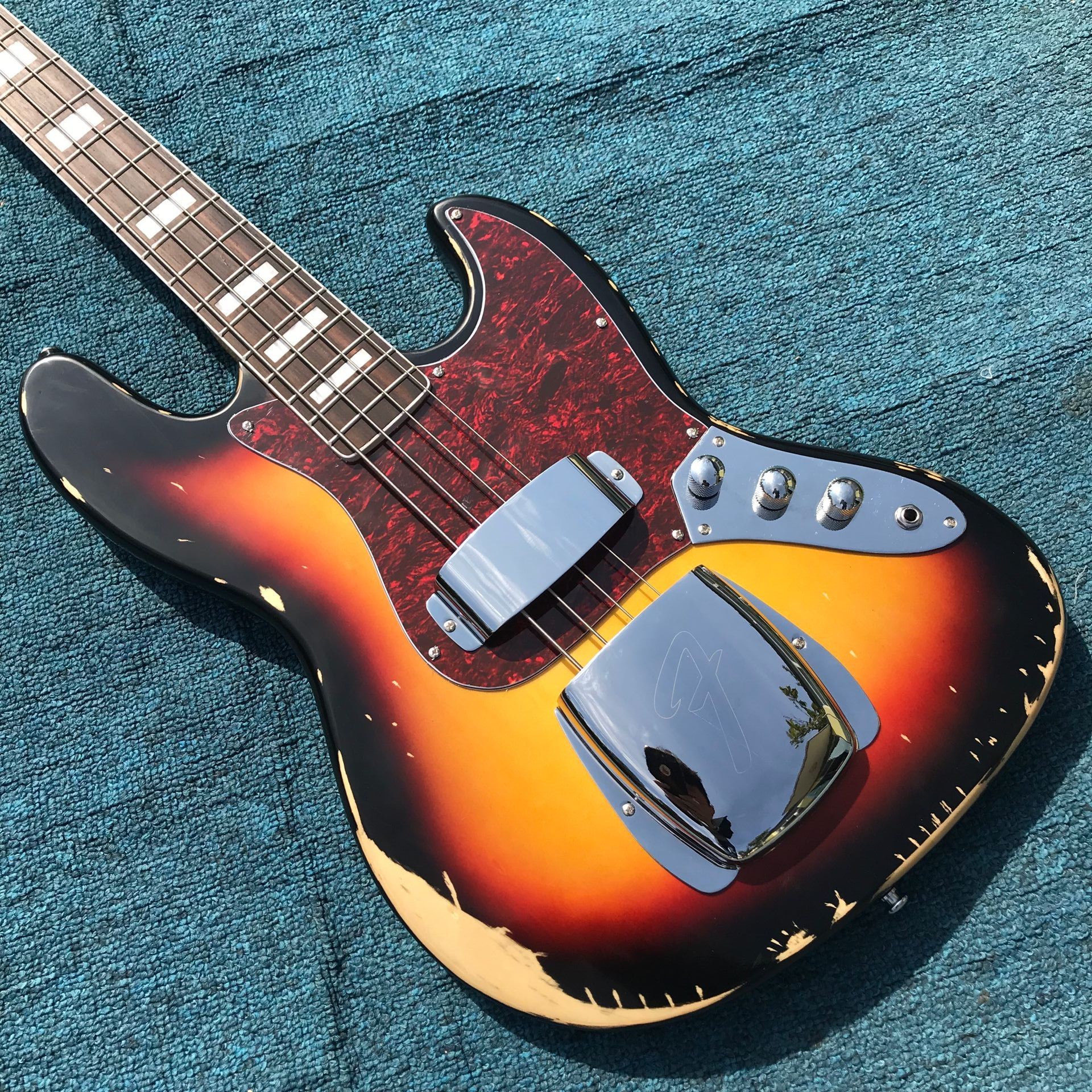 Heavy Relic Jazz Bass Electric Guitar Sunburst Color Alder Body 100% Handmade Nitrolacquer Finish Aged Hardware