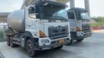 High Efficiency Hino 2.6mm Mobile Concrete Trucks For Industrial Construction