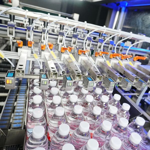 China Automatic PE Shrink Film Wrapping Machine with 380V/50Hz Power and 35kW Main Machine Power for Efficient Packaging factory