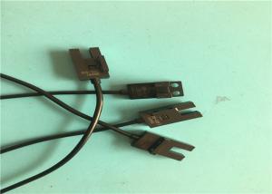 China PBT Black Shell Photoelectric Light Sensor Background Suppression factory