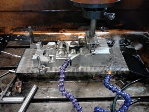 China 2343 2344 Low Cost Plastic Injection Molding Tooling For Protective Cover factory