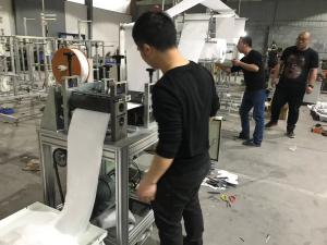 China High Efficiency Face Mask Maker Machine 3 or 5 Ply Nonwoven Disposable Medical Face Mask Machine factory
