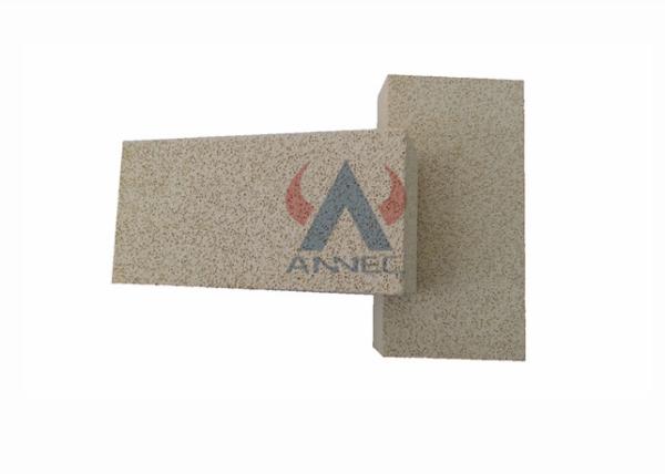 China Anti Corrosion Lime Kiln 1260C 2 Fe2O3 Insulating Fire Brick/High Alumina Insulating Brick factory