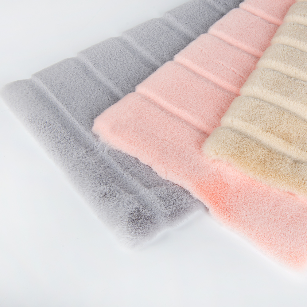Home Bed Soft Faux Fur Fabric for Women's Winter Coat Polyester Stripe Embossing Fabric