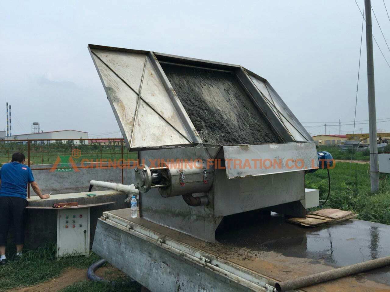 Slanting Sieve Type Solid Liquid Separation Machine 2200*1000*1500mm Dimension