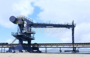 China Screw Ship Unloader Walk Longitudinally On Dock Track Strong Maneuverability factory