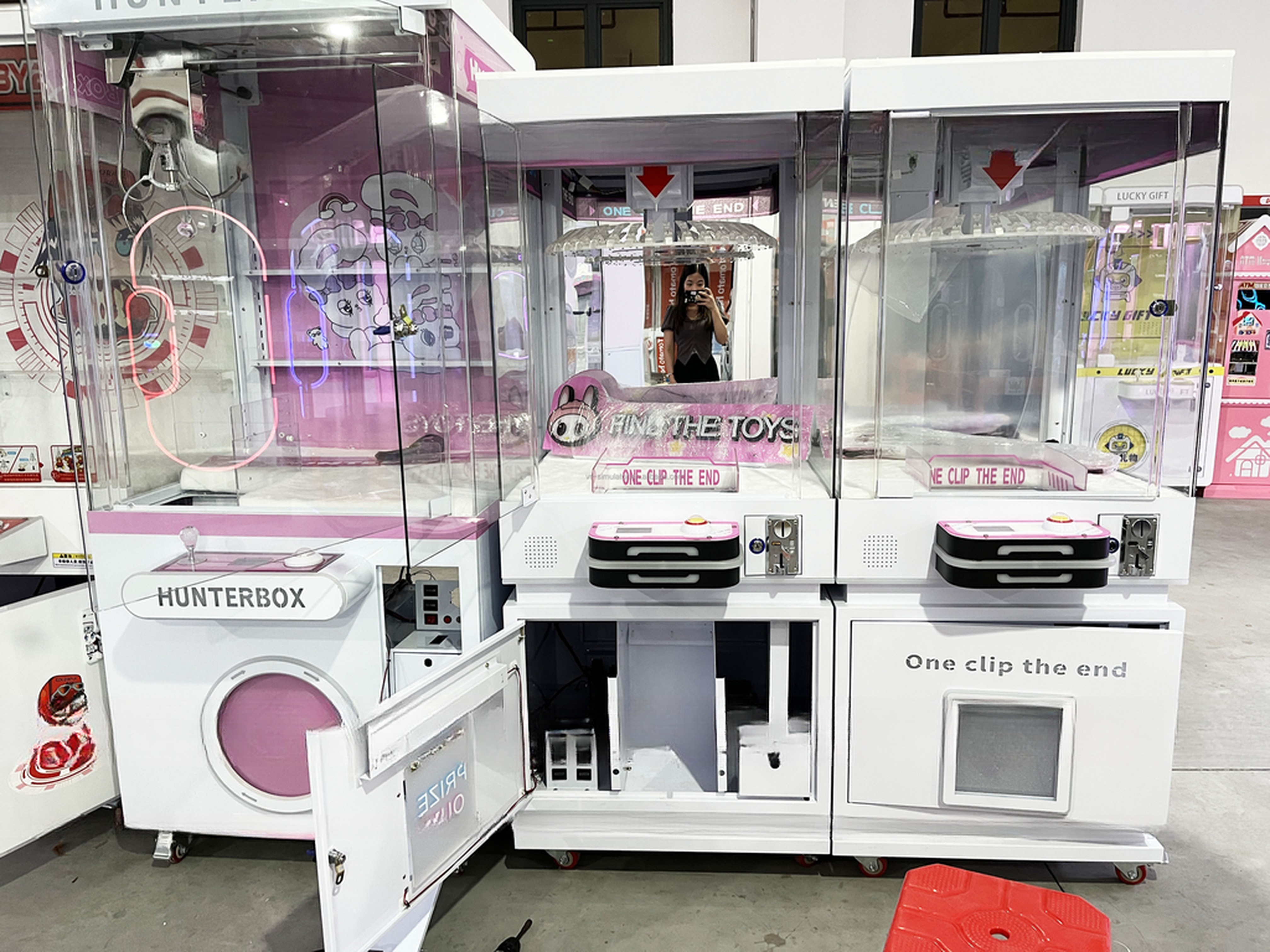 Dreamland New Clamp Vending Game Machine Win Prize Game Machine Rotating Clip Gift Game Machine
