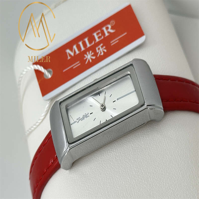 Laser Printing Logo Leather Strap Quartz Watch with 30 Meters Water Waterproof