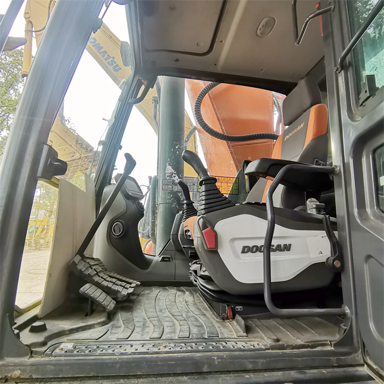 Transport Length 11.5m Affordable 2020 Year Model Doosan DX530 Used Excavator in Korea