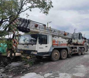 China QY50V Used Zoomlion Truck Crane 2009 Second Hand Truck Mobile Crane 50 Ton factory