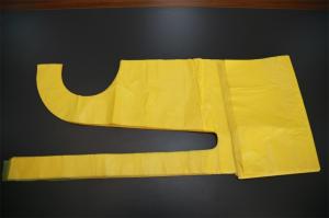 China Yellow PE Disposable Apron Flat Packed CE certificate Contact with Food factory