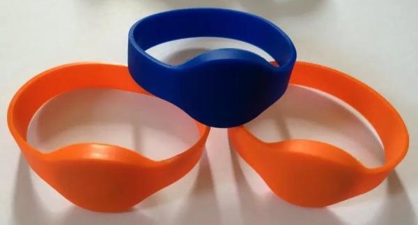 China NTAG203 chip NFC soft silicone wristband, NFC intelligent Proximity silicone wristband, NTAG213, NTAG216 wristband factory