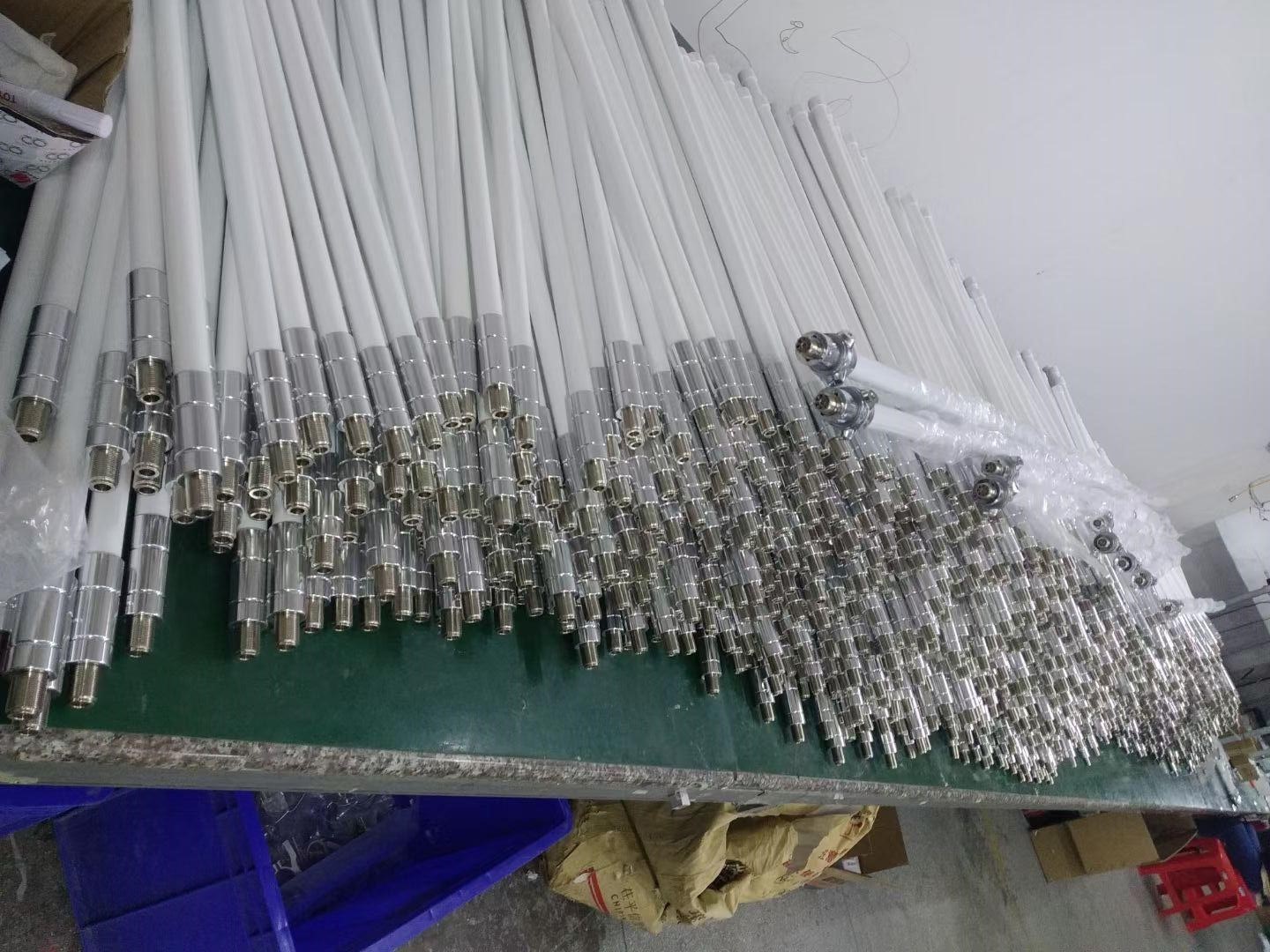 100W 915mhz antenna helium lora 8dbi fiberglass antenna 868 lora antenna VSWR 1.5