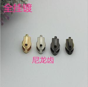 China High end zinc alloy light gold nylon teeth zipper 5# zipper slider for bags factory