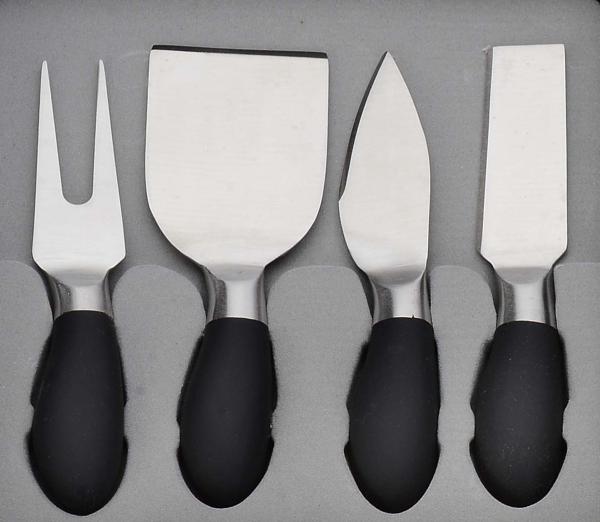 Stainless Steel 4PCS Cheese Knife Set With Soft Handle Rubber Cotaing Black