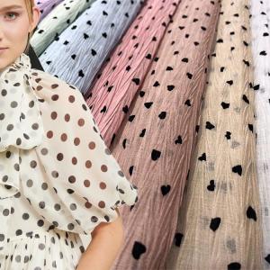 China Shimmer Silver Gauze Chiffon Crepe Fabric Crinkle Taffeta Fabric 120-130GSM factory