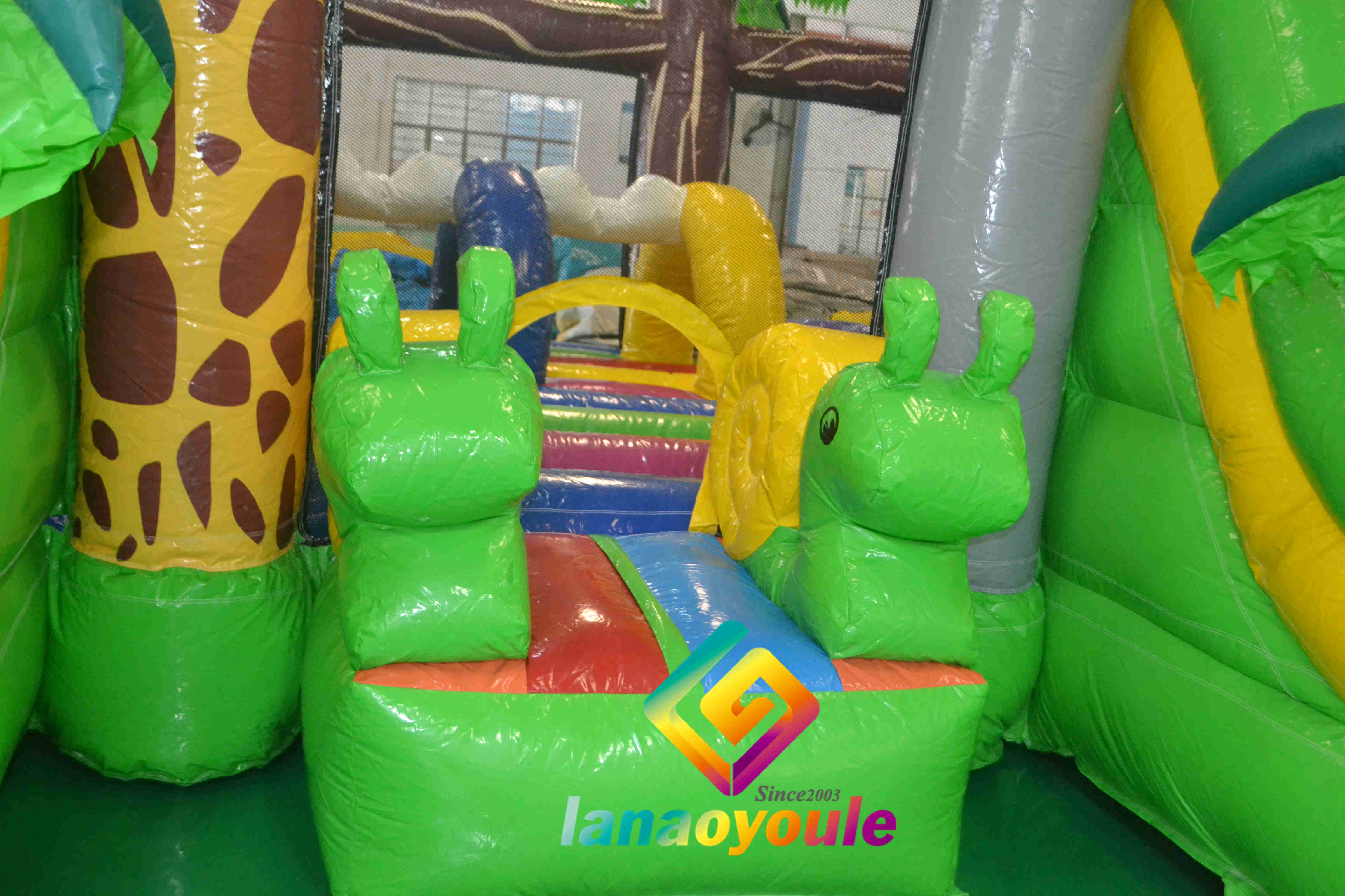 Quadruple Stitching Zoo Park Theme Inflatable Bounce House