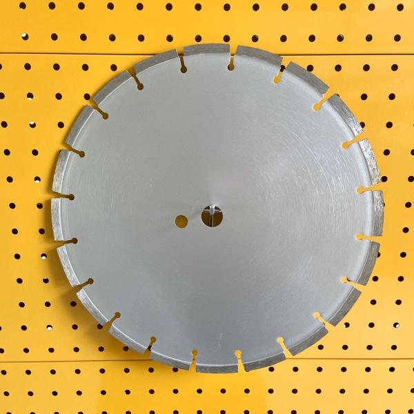High Quality Huachang 7 Inch 180×2.4/1.8×10×13T Laser Welded Granite Concrete