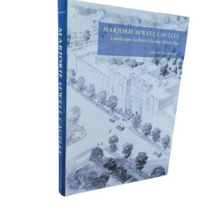 China Customized Hardcover Art Book Printing with Glossy Finish Paper Cover Smyth Sewn Binding factory