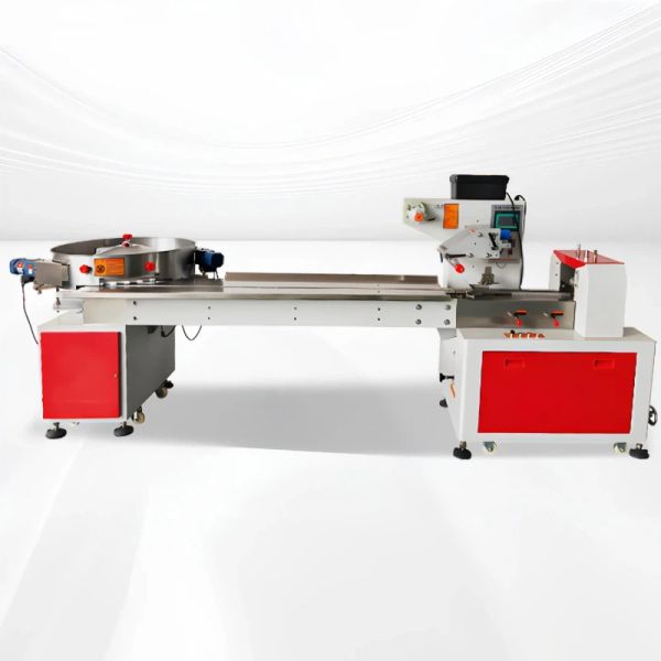 Horizontal Automatic Pillow Packing Machine 2.6KW Candy Packaging Machine 300Bags/Min