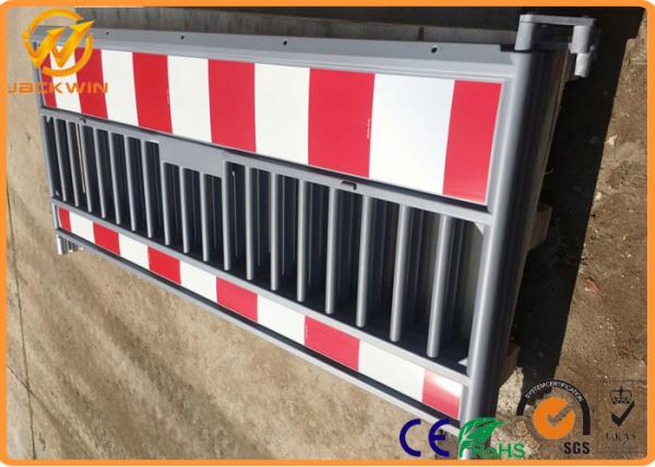 European Standard Road Safety 2000mm Plastic Traffic Barrier / Plastic Safety