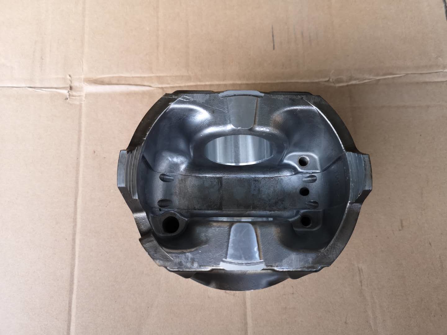 V Type 10PE1 Isuzu EXR CXZ Engine Piston 1121118130 Square Combustion Chamber Code 6780