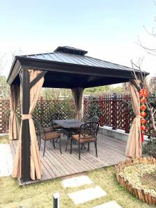 China Luxury Aluminium Gazebo: Where Modern Engineering Meets Timeless Elegance factory