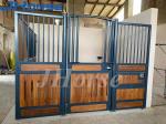 Bamboo Pine Internal Black Powder Coated Metal Horse Stable Stall With Swing