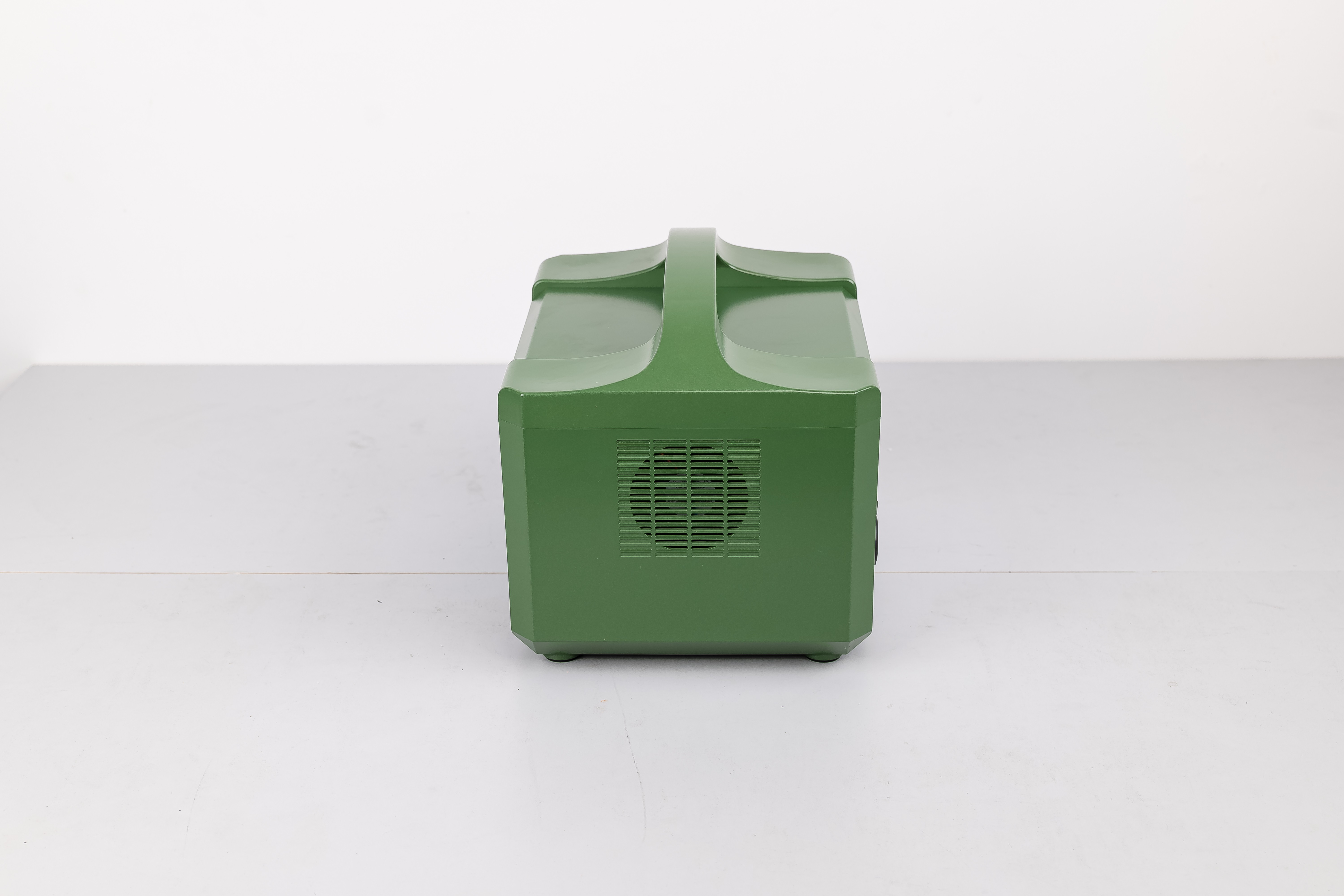 Quick Charge MPPT Solar Cotroller 600W Power Green Plastic Case Solar Generator For Outdoor Backup System