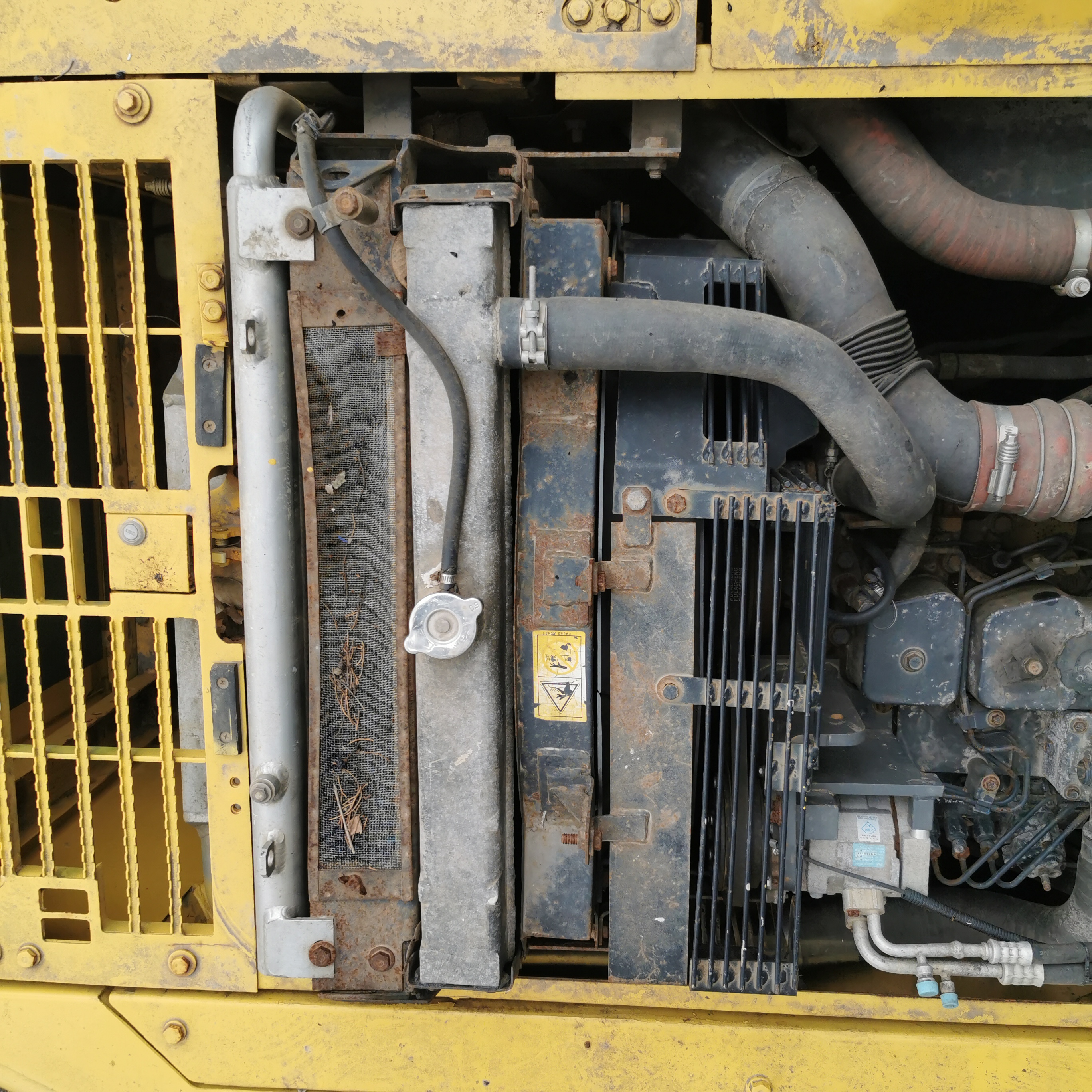 Good Condition Used Japanese Kumatsu PC200 PC220 PC240 Crawler Excavator in Shanghai