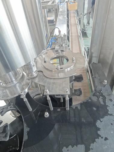 380V / 50HZ 3 in 1 Beverage Filling Machine Automatic Mineral Water Bottling