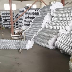 China Mesh 90*90mm Galvanized chain Link Fencing For Construction Site Building Material factory