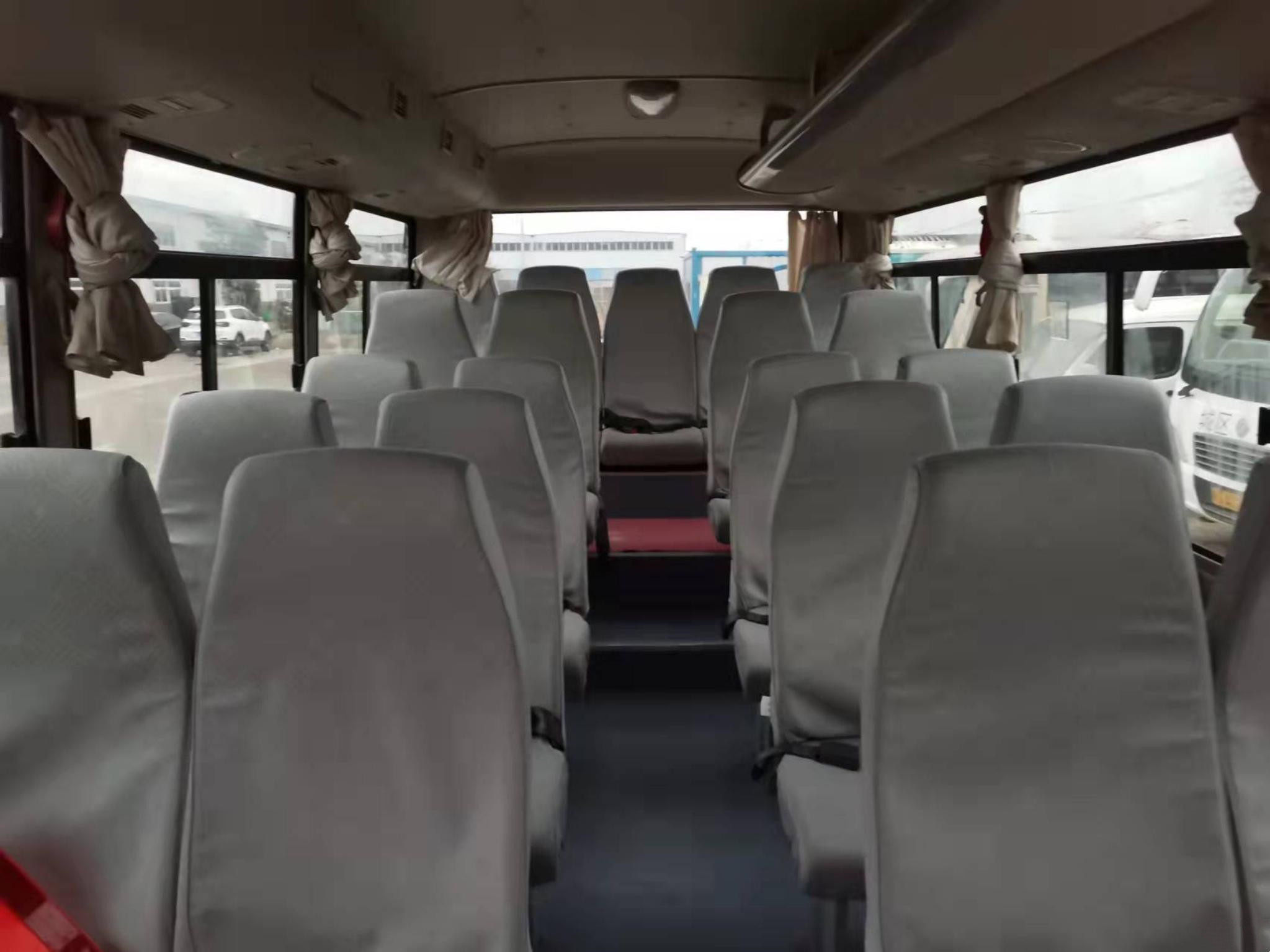 26 Seats Passenger Bus Yutong Second Hand Mini Bus Sightseeing Bus 3020mm high