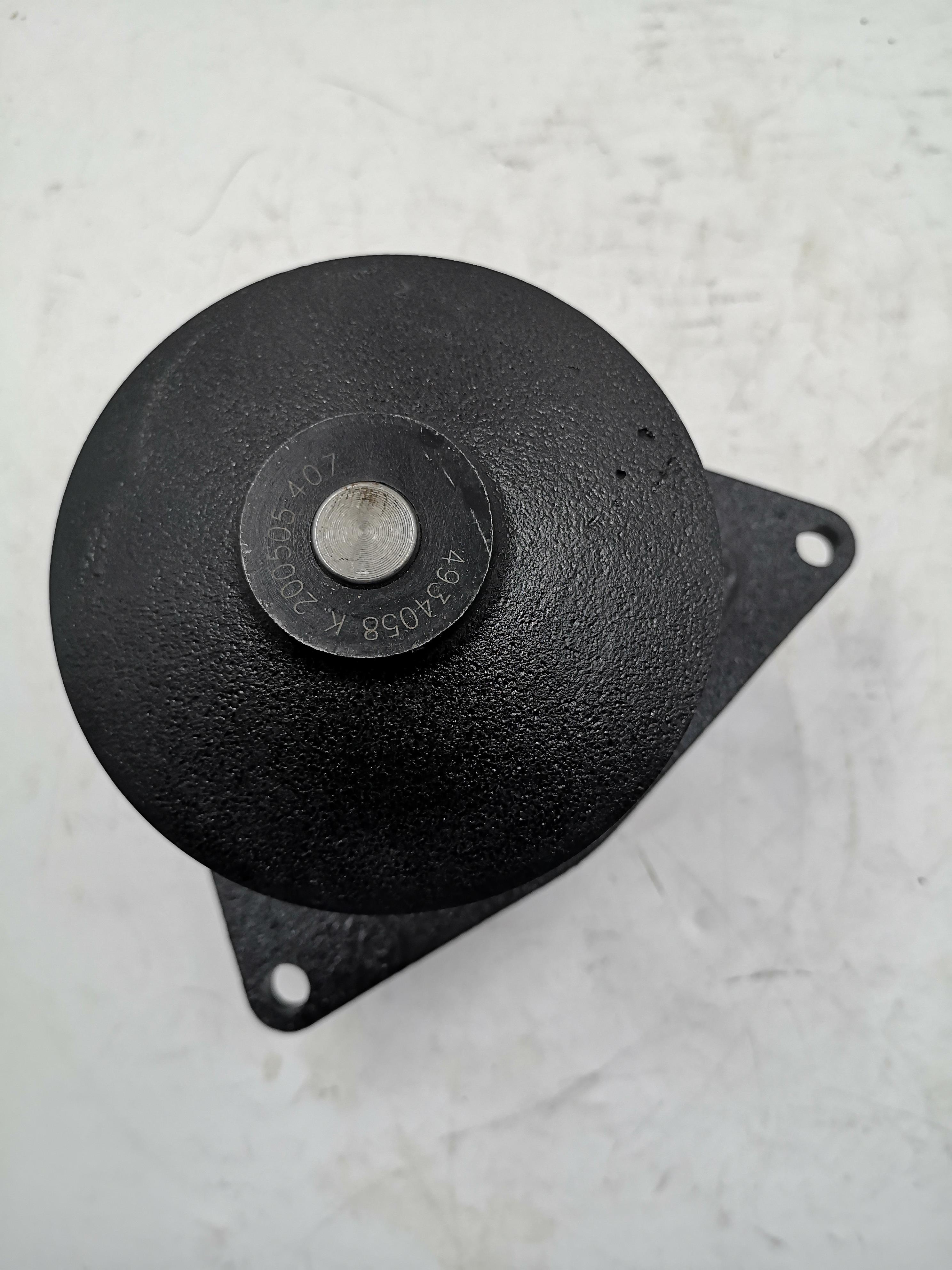 3973114 4934058 4089647 L375 30 375 Horse Power Dongfeng Cumminss Diesel Engine Water Pump Standard Size