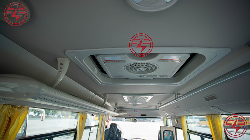 2022 Dongfeng 19seat Diesel Luxury Passenger Bus with Manual Transmission 3020 mm
