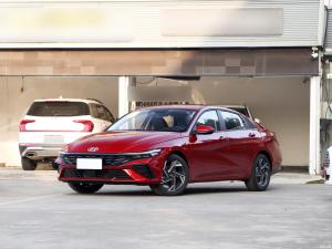 China High Fuel Economy Safety Petrol Sedan Car With 4 Doors Independent Suspension factory