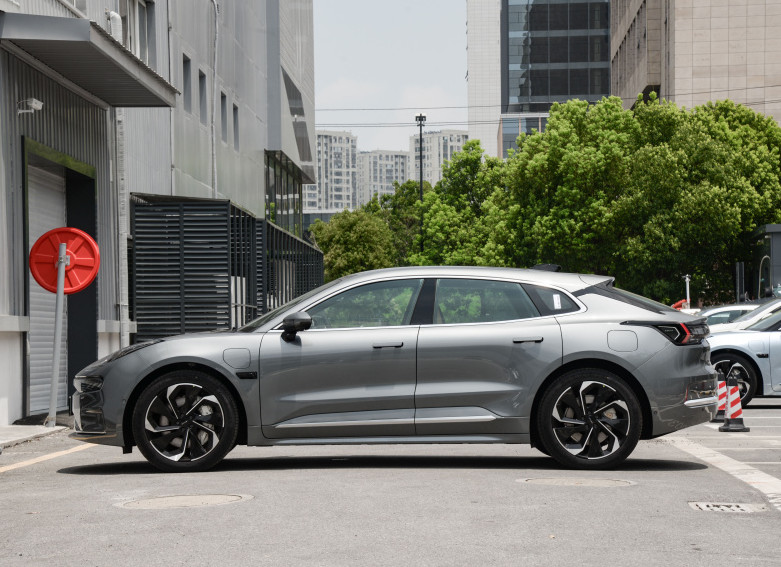 ZEEKR 001 2023 100kWh CLTC Pure Electric Range (Km) 656.00 Medium And Large Car