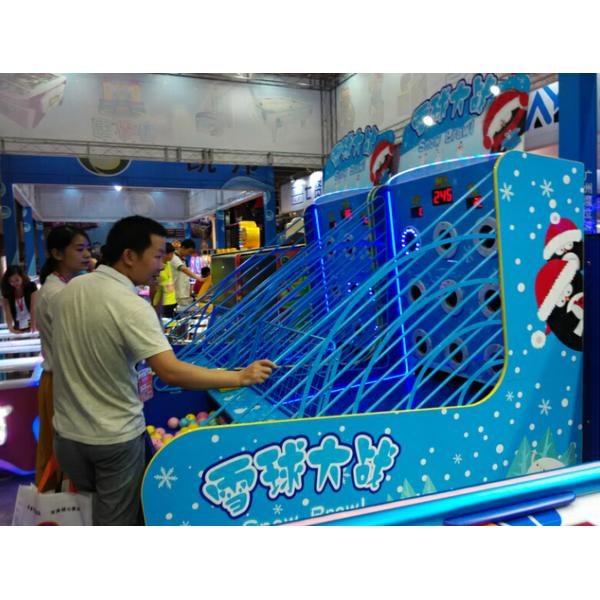 2 Players Redemption Arcade Machines , Snow Brawl Soccer Shooting Ball Game Machine Coin Operated