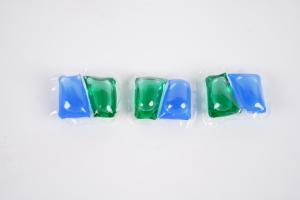 China Eco Friendly Biodegradable Laundry Capsules For Washing Machine 3 In 1 Laundry Pods OEM Brand factory